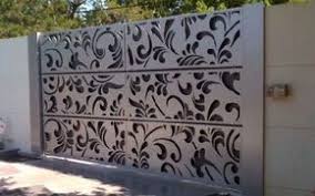 Pagar rumah mempunyai beberapa fungsi sebagai gerbang masuk dan pembatas area rumah, mempercantik tampilan rumah dari luar, sekaligus sebagai benteng rumah. Tren Desain Pagar Rumah Minimalis Unik Renovrumah