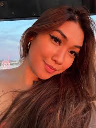 Twitch Streamer Returns to Play COD and Build Community