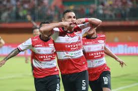 Flashscore.com offers madura united livescore, final and. Cerita Terbentuknya Madura United Dari Degradasi Hingga Akuisisi Pbr Bolaskor Com