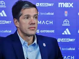 Fernando Meneses explica por qué no se pudo consolidar en Colo Colo y  cuenta imperdibles de Morón y Barticciotto