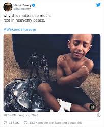 Chadwick boseman was the frontrunner to win the award for best actor at the 2021 oscars, but despite the odds being in his favor, he was not given the trophy. Kids Are Honoring Late Black Panther With Action Figure Memorials And Here Are 20 Of The Most Heartbreaking Photos Bored Panda