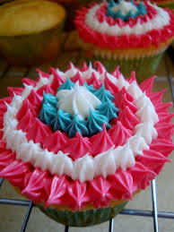 Pin By Rose Grubb On Food Marvel Cupcakes Cupcake Cakes Captain America Cupcakes