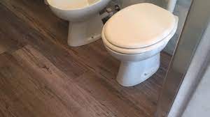 Cosa sono i pavimenti in pvc o vilinici: Gerflor Messa In Opera Senso Rustic 2mm Autoadesivo Nutti Youtube