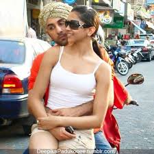 Deepika Padukone And Ranbir Kapoor Hot Romance Gorgeous Bollywood Actress Photo Beautiful Bollywood Actress Bollywood Actress Hot Bollywood Actress Hot Photos