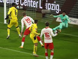 Gewinnt das team von trainer julian nagelsmann am samstag (15.30 uhr/sky) bei borussia dortmund, stellt es mit dann 67 punkten den eigenen rekord. Liveticker Rb Leipzig Borussia Dortmund 1 3 15 Spieltag Bundesliga 2020 21 Kicker