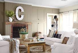 When you're planning out country living room ideas, copy some of the tricks used by interior designers to bring a sense of light and airiness to a space. How To Decorate A Small Living Room In Country Style Decoholic