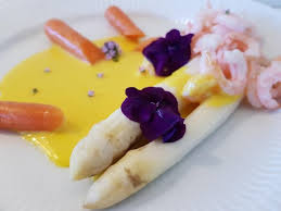 Hvide Asparges Med Rejer Sauce Mousseline Opskrift Hvide Asparges Mad Ideer Asparges