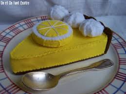 Revue De Presse Un Et Un Font Quatre Gateau En Feutrine Dinette En Feutrine Aliments En Feutrine
