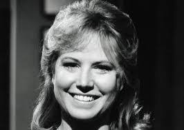 Leslie Charleston's Instagram, Twitter & Facebook