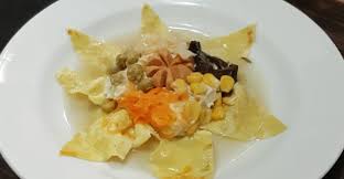 Telur•terigu•air•minyak goreng•kaldu bubuk + sejumput garam•daging ayam, giling•bawang putih, haluskan•wortel, serut. Sup Matahari Resep Cara Membuat Sup Matahari Solo Youtube Selat Dan Sup Nya Enak Harga Terjangkau Boxhorseporque