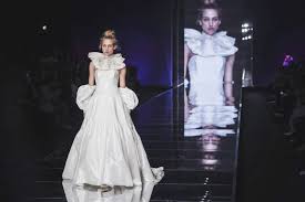 Abiti da sposa mamma e figlia. Elisabetta Polignano Firma Gli Abiti Da Sposa Mamma E Figlia Sbirilla Blog