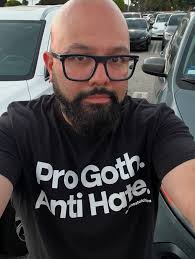 Huge thanks to @thenostalchica for the shirts! We thought we would model  our new shirts at the 30 Seconds to Mars concert 😉 88 Miles Per Hour  Podcast: The Podcast that travels