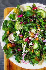 Rainbow Chard Greek Style Salad Keto Vegetarian Ideas Of Keto Vegetarian Keto Vegetarian A Delicious Healt Griechischer Salat Einfache Gerichte Salat