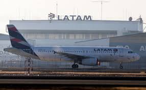 Hoy más que nunca estamos contigo. Shares In Latin America S Top Carrier Latam Plunge 51 After Bankruptcy Filing Daily Sabah