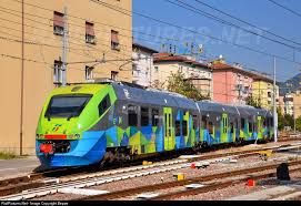 Aln 501 601 Trenitalia Dmu Aln 501 At Trento Italy By Beppe Train Trento Electric Train