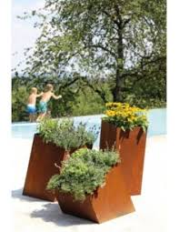 Moderne Gartendeko In Grosser Auswahl Hier Informieren Und Bestellen Werbung gartendeko idee pflanzen aus paletten gartendeko ideen aus stein keramik holz und metall