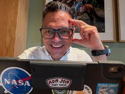 📚🔥 ¡Es lunes… y comienza el conteo regresivo! 🔥📚 Esta semana se escribe  un capítulo muy especial en mi vida y en el corazón de muchos que, como yo,  creemos en la