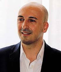 Ladri in casa, residenti chiusi fuori