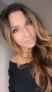 𝐀𝐧𝐠𝐞𝐥𝐚