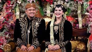 9 pakaian adat tradisional jawa tengah gambar dan penjelasan. Ini Berbagai Jenis Pakaian Adat Jawa Tengah Yang Penuh Dengan Makna Bukareview