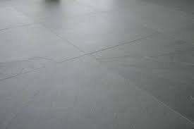 Unsere natursteinfliesen sind in der regel 1 cm stark und kalibriert, d.h. Schieferfliesen Grey Slate Kaufen Jonastone