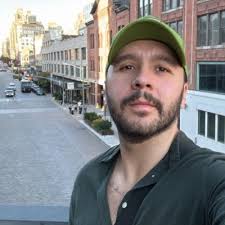 Dora Manrique🍒 (@dora_manrique)