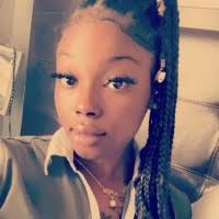 Arionna Robinson's Instagram, Twitter & Facebook