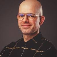 200+ profili według frazy „Tom”