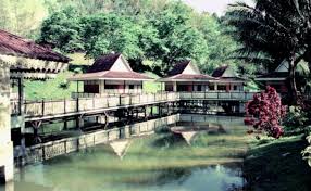 Walaupun ada sesetengah hotel yang kita nampak rate tu macam agak mahal, tapi bila difikirkan balik agak berbaloi juga tau. Gambar Kisah Di Sebalik Taman Tema Pertama Malaysia Yang Telah Ditinggal Lebih 20 Tahun