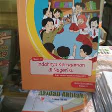 Download gratis lengkap buku guru kelas 4 tema 7. Jual Buku Guru Kelas Iv Tema 7 Indahnya Keragaman Di Negeriku Di Lapak Indonesiapintar Bukalapak