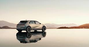 Ioniq 5's crossover body type achieves unique proportions and short overhangs due to its elongated wheelbase. Keren Hyundai Resmi Jual Ioniq 5 Carmudi Indonesia