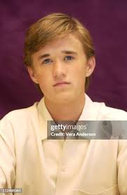 578 photos et images haute résolution de Michael Osment