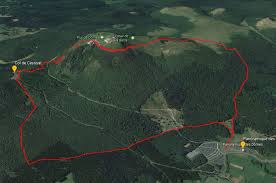 Il y a un dénivelation d'environ 350 mètres et bien que le chemin n'est pas très. Randonnee Au Puy De Dome Par Le Sentier Des Chevres La Chaine Des Puys En Rando