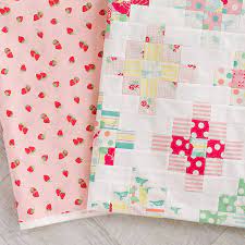 With everything from small craft projects to simple clothing that you can make for your family, you should be able to get by with finding free patterns rather than having to pay full price for expensive patterns. 20 Easy Quilt Patterns For Beginning Quilters