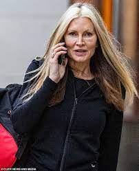 Доставка по москве и рф. Dancing On Ice Apos S Caprice Bourret Leaves Training With A Swollen Eye Hot Lifestyle News