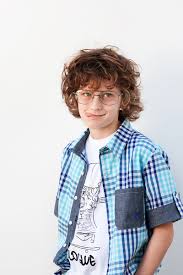 S a b r i n a O r t á c i o: MODA: Ensaio 'Eu não nasci de óculos. Eu não  era assim..'