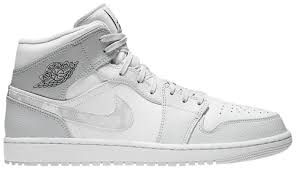 Goat Buy And Sell Authentic Sneakers In 2020 Air Jordans Jordan 1 Mid Sneakers