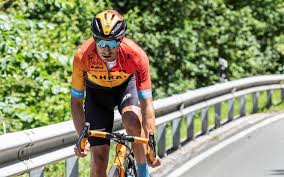 Conversación entre mikel landa e ibon zugasti hablando sobre el pasado, presente y futuro del ciclismo. Le Col Pro Team Training Mikel Landa S Climbing Guide Le Col