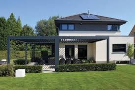 Pergola Mit Lamellendach In Eifel Bitburg Trier Luxemburg Luxfen Lamellendach Terrassendach Terrassenuberdachung