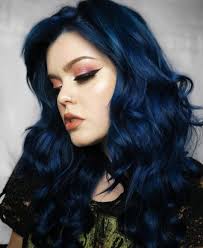 We Re Hypnotized By Ashkmakeup S Midnight Blue Hair She Darkened Aquamarine With A Drop Of Transylvania T Midnight Blue Hair Blue Ombre Hair Hair Color Blue
