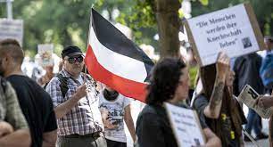 Die querdenker planen, am wochenende um den symbolträchtigen 1. Das Gemeinsame Feindbild Halt Die Querfront Zusammen Staatsministerium Baden Wurttemberg