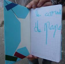 Avec toutes nos idées d'activités, les cadeaux réalisés par les enfants seront ceux qui rempliront le coeur de tous les papas ! Carnet Fete Peres Ecole Maternelle