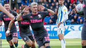 Ezgjan alioski fifa 21 career mode рейтинги игрока. Huddersfield Town 0 2 Leeds United Ezgjan Alioski Pablo Hernandez Send Whites Top Bbc Sport
