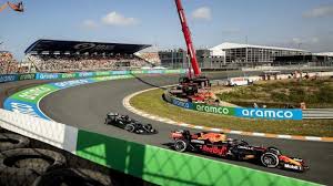 Hardly anywhere else, drivers zoom past the race fans this often! Xfrgzi4jqctssm