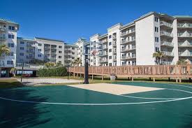 See reviews, photos, directions, phone numbers and more for the best basketball clubs in memphis, tn. Outdoor Basketball Court Near Beach Bild Von Holiday Inn Club Vacations Galveston Beach Resort Galveston Island Tripadvisor
