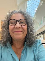 Good for her, unfortunately not many Hollywood types do this. Jane Fonda  has been a beautiful woman for years. Unfortunately now all I see is  fillers and taught skin