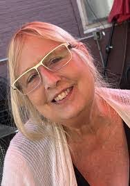 Susan Lemire's Instagram, Twitter & Facebook