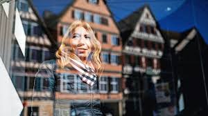 Tübingens bürgermeister boris palmer sieht hinter dem konflikt zwischen dennis aogo und jens lehmann ein beispiel für cancel culture. Wer Die Frau Hinter Dem Tubinger Weg Ist