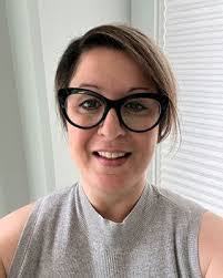 Julie Derose's Instagram, Twitter & Facebook