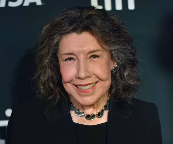 Watch: Lily Tomlin recalls performing for Queen Elizabeth II on 'Late Late  Show' - UPI.com